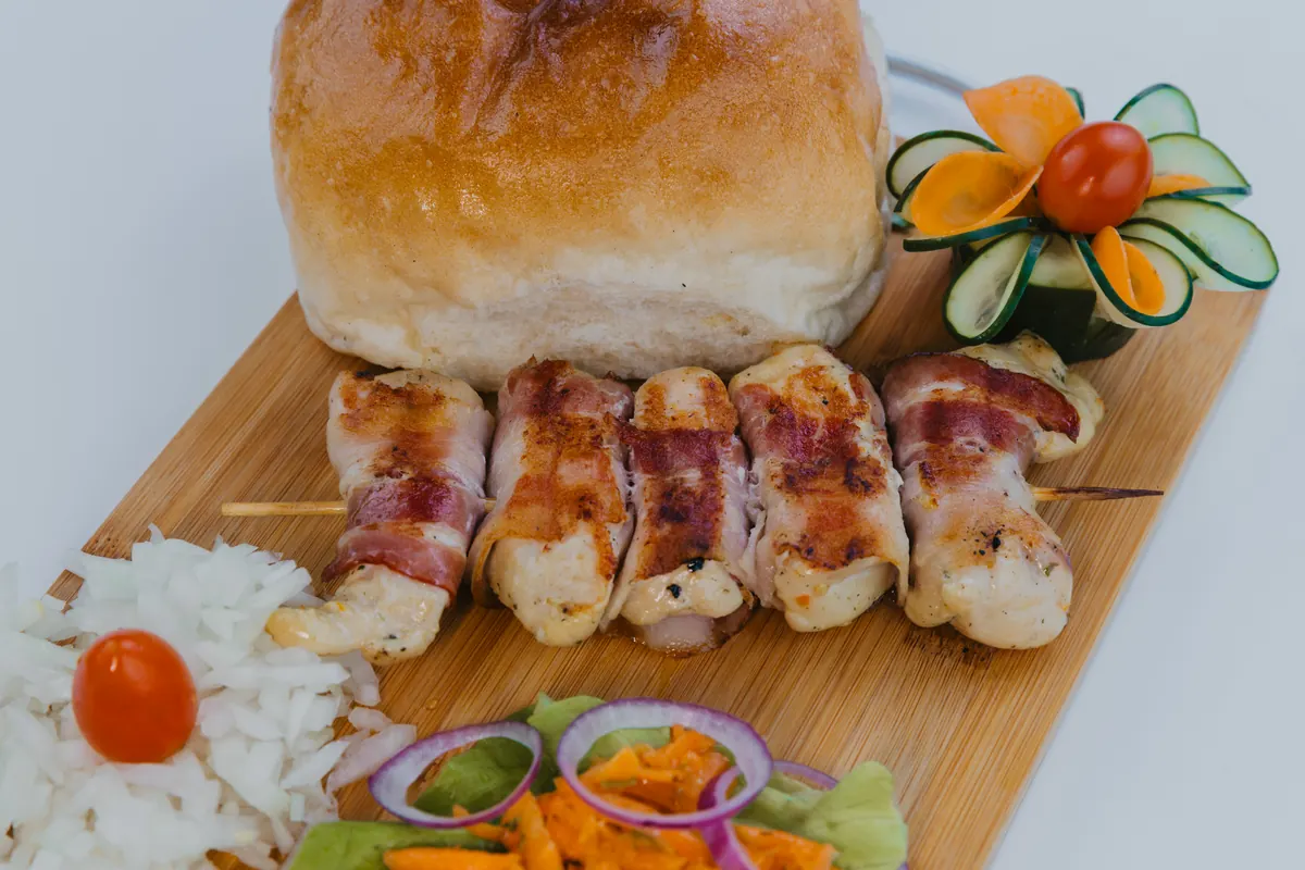 Rolovano pileće belo meso